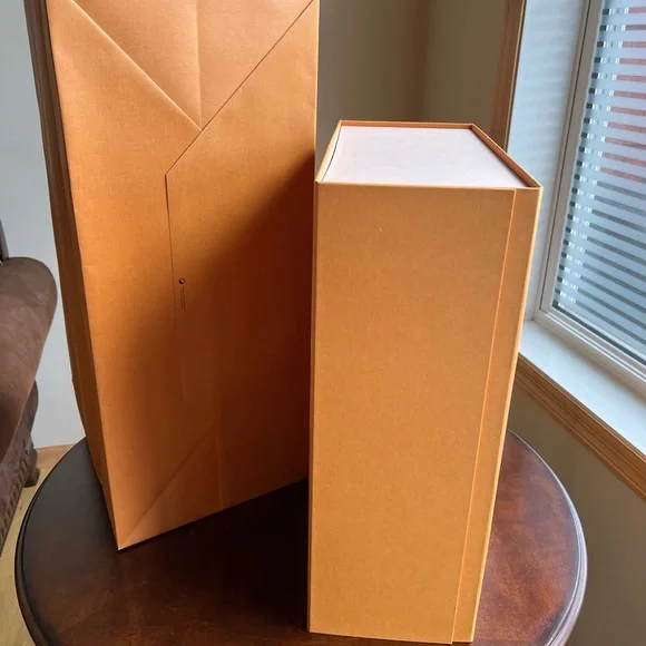 Louis Vuitton Signature Orange Gift Box - Picture 8 of 8